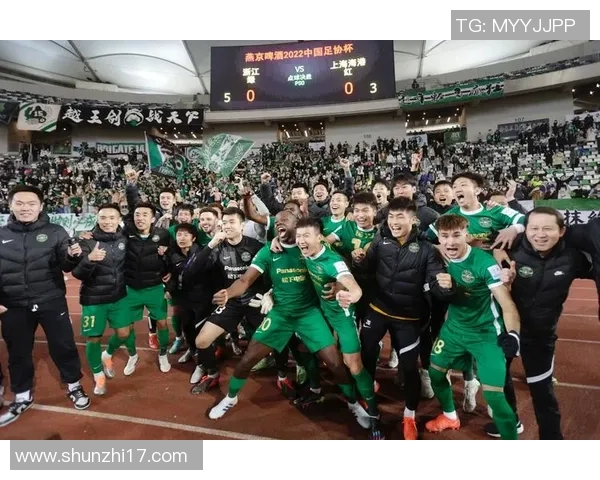 杭州足球队荣登全国足球配合排行榜第五位展现团队实力与默契 杭州足球队荣登全国足球配合排行榜第五位展现团队实力与默契